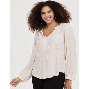 Torrid Ivory Feather Crepe Blouse Size 4